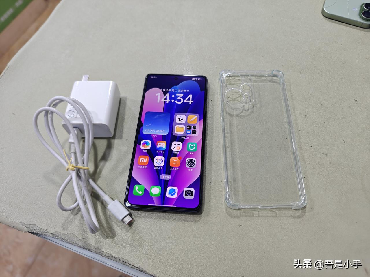 今天我差点就把老刘的老顾客给得罪了.一个头发都白了的老师傅.来找我们买二手机，说