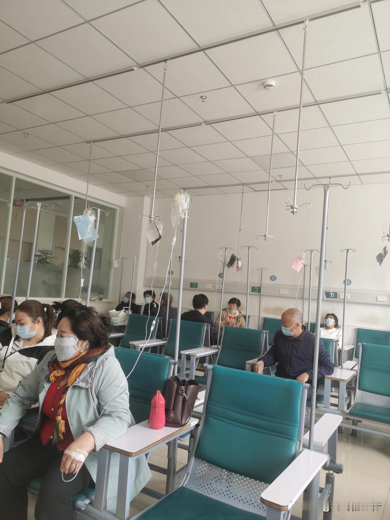 近年来，我国医疗水平持续提高，治疗手段也愈发多样。然而，一个普遍现象是，每到感冒