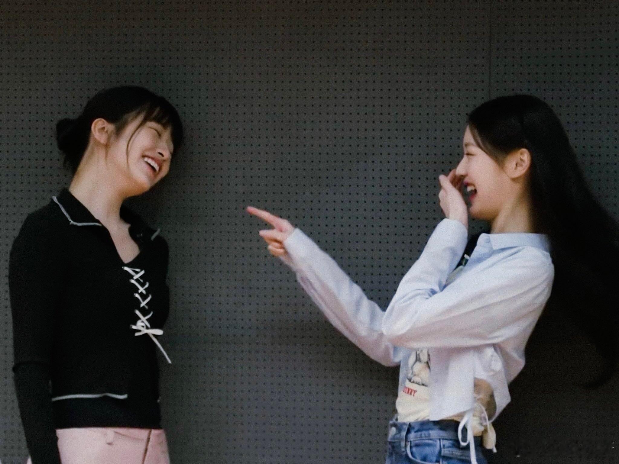 张元英说她是安宥真女朋友时间见证了她们的姐妹情，八年携手同行超暖心！ 