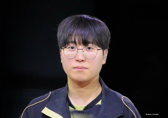 kiin真感觉可以进入历史前十哪怕他生涯无s冠军，感觉也会进。起码有一半的s冠军