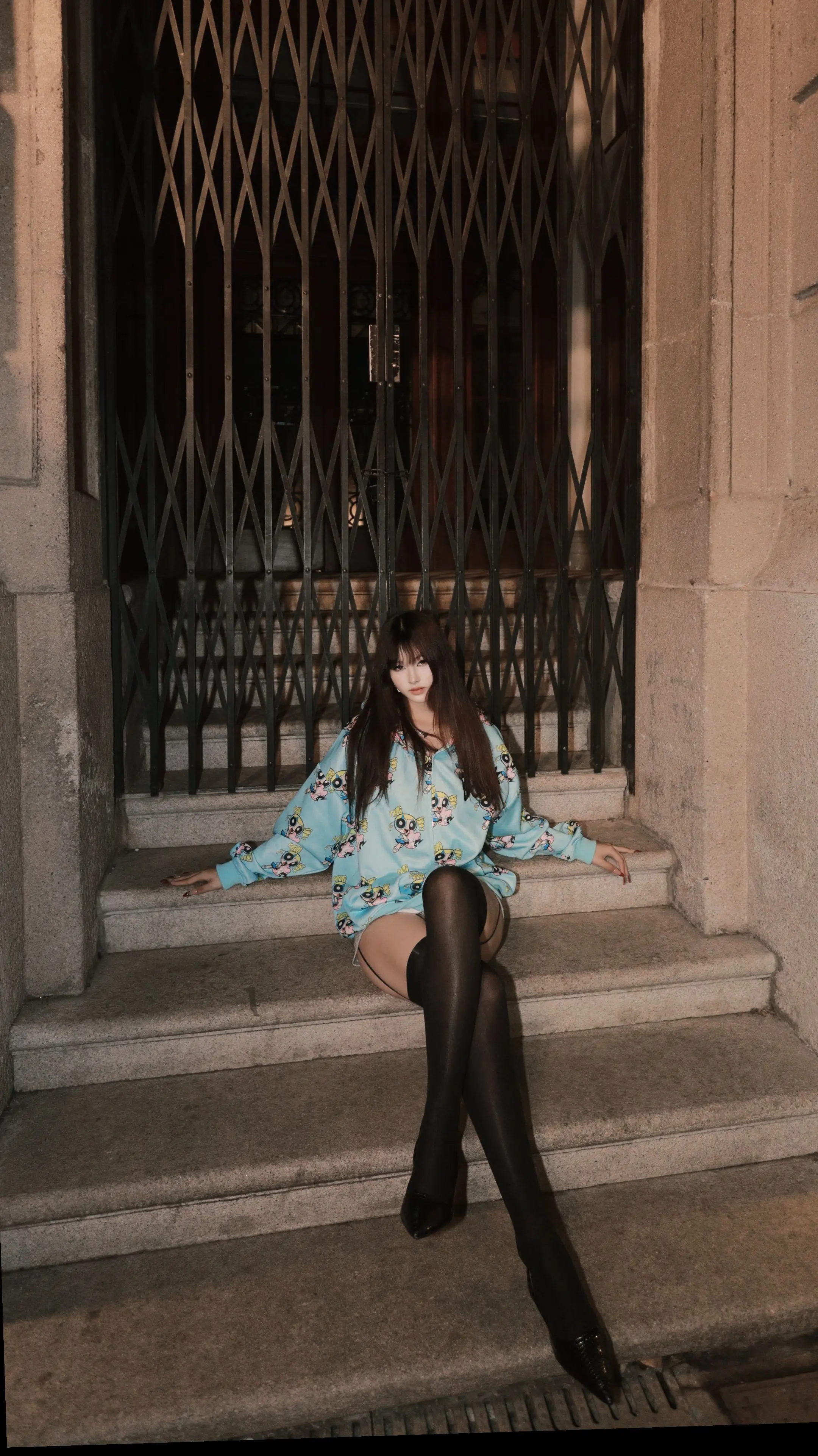 《权威》沙面街拍