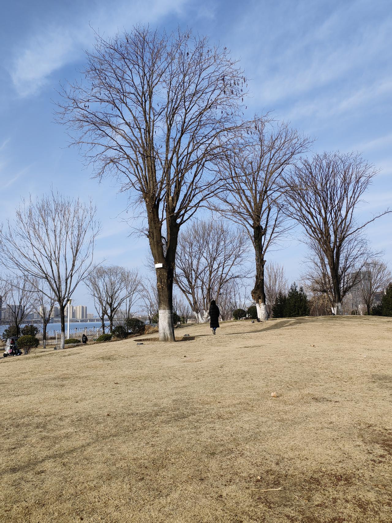 一是“理念即文化”，把总结提炼企业文化理念当做文化建设，形成系统的文化理念，就算