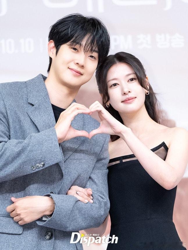 10日，SBS新金土剧《宇宙Marry Me》举行制作发布会，主演崔宇植[超话]