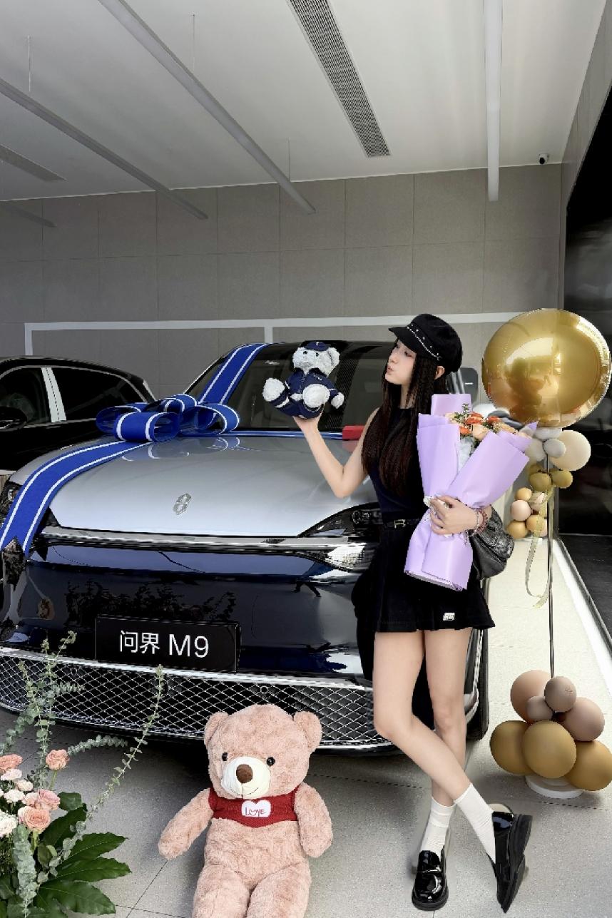 别扯什么旗舰平等，50万这个价位，性价比本身就是个伪命题，只是韭菜被收割的方式不