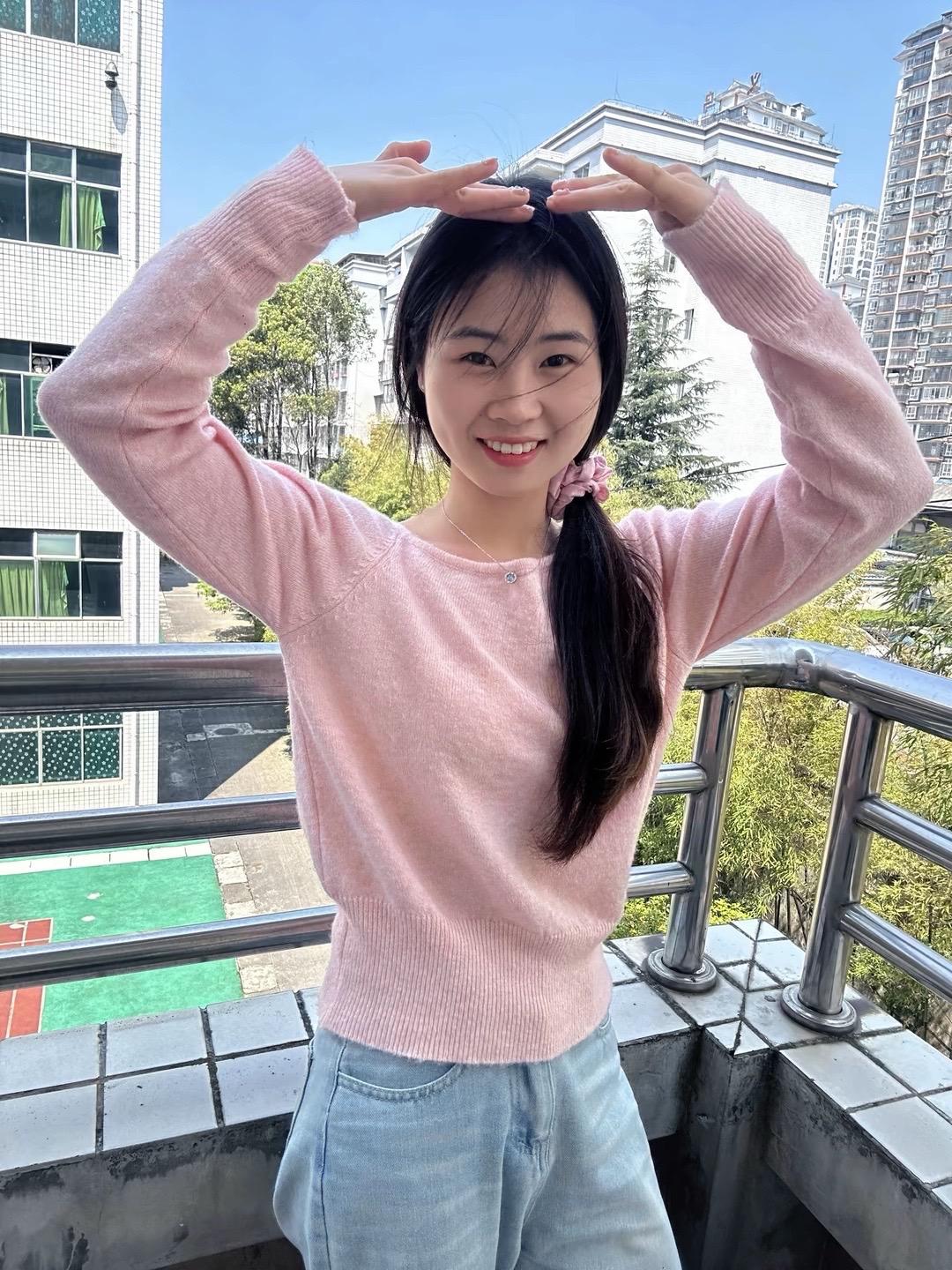 2002年的我，属马，今年要24岁了，在这不三不四的年纪里，却少了28...