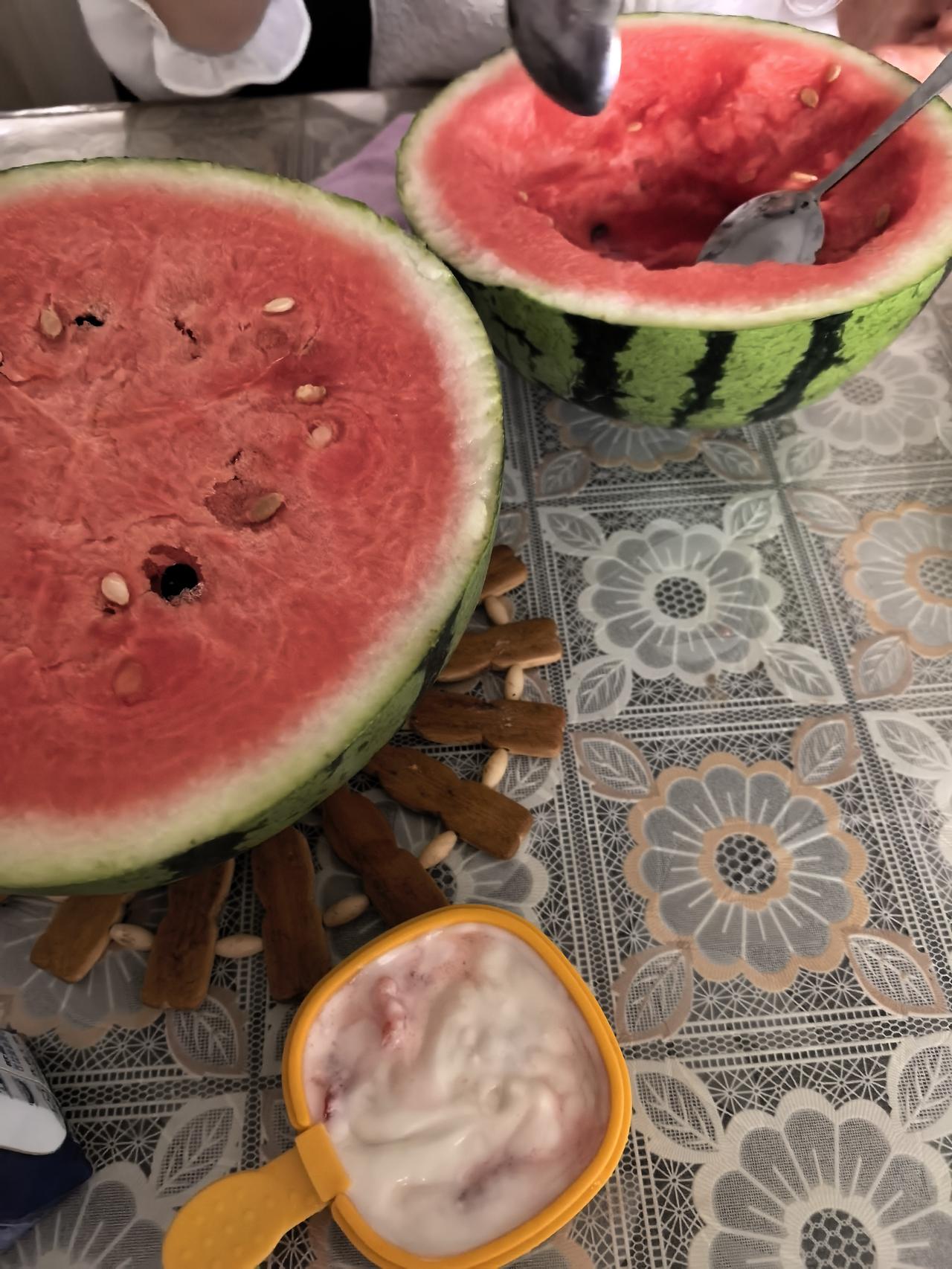 酷暑来袭，喜欢吃冷饮的朋友，可以自己尝试着在家做，吃着更放心。

我们随便用了两