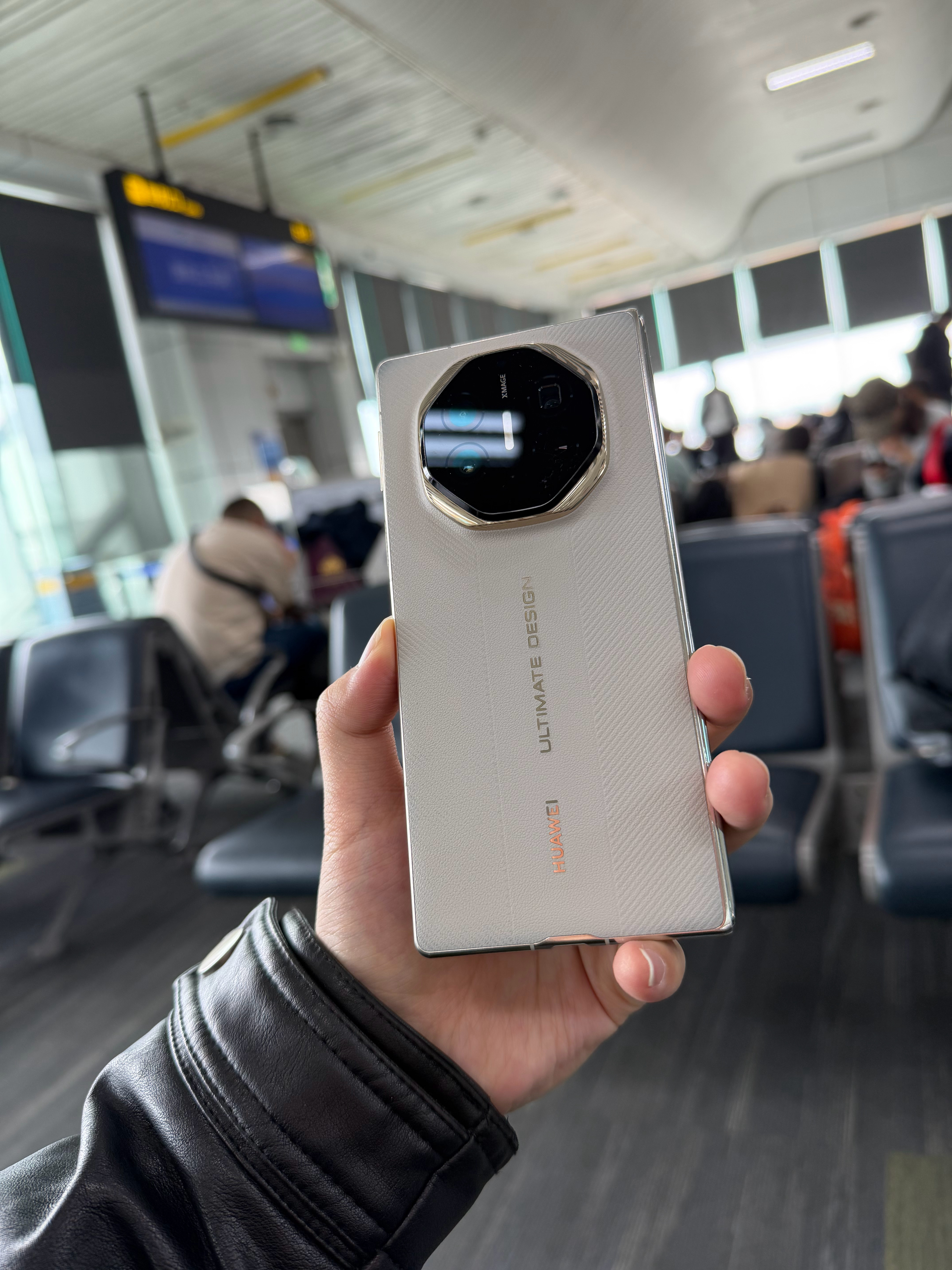 华为2025年中国智能手机市占第一华为太稳了，2025全年中国市占第一拿下16.