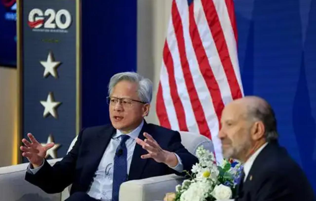 G20 创新部长会议上，黄仁勋曾抛出一个全新视角：大家到现在都摸不透 AI 的市