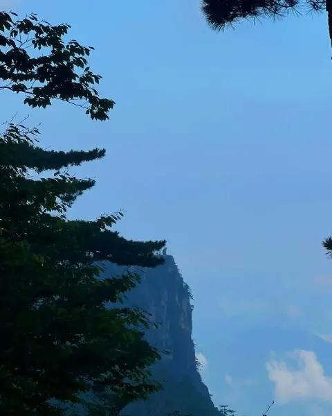 💯黄山一日封神攻略！
是谁说黄山一日游只能走马观花？本特种兵实测‼️这条路线把