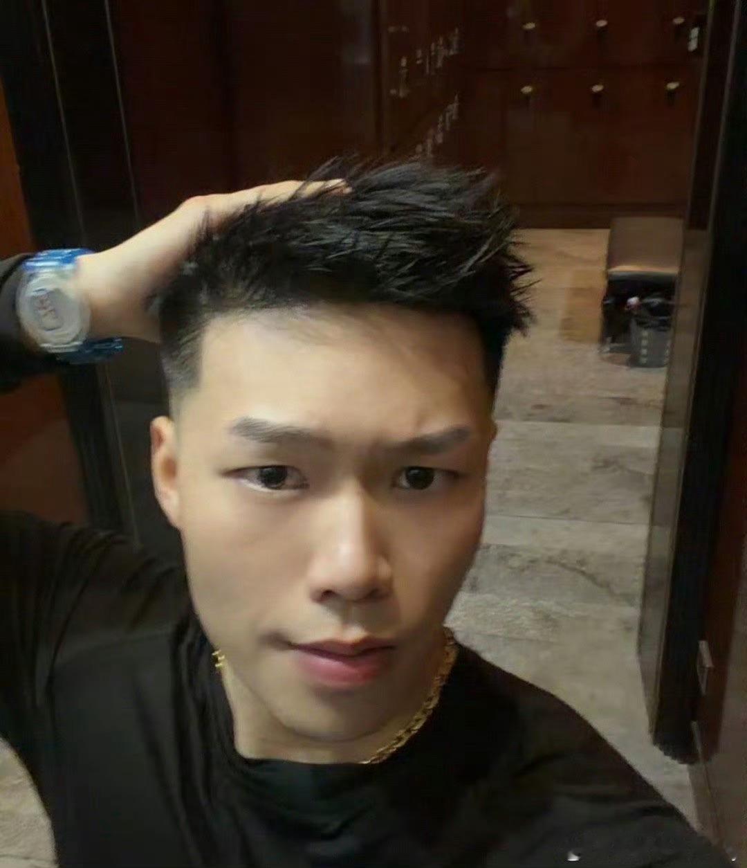 陈泽说coke现实是短剧男主 谁懂这种感动！coke靠自己走到今天，每一步都在书