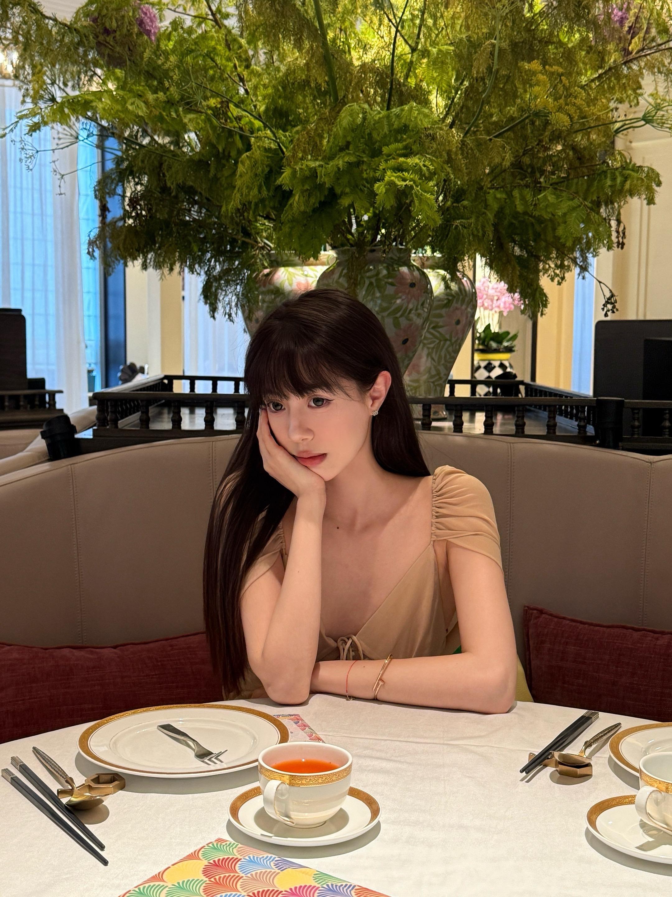 日子循环往复 但爱历久弥新。