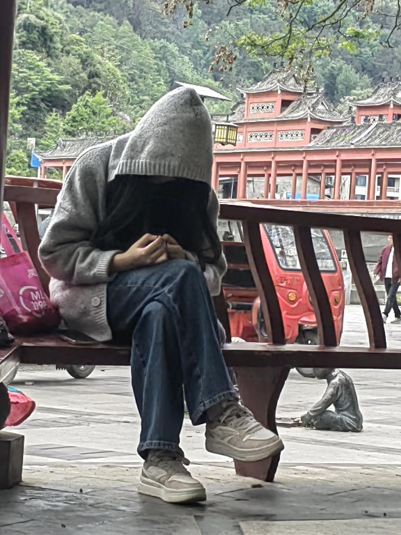 一个女人最心寒的是什么？
是未曾大手大脚地花过男人一分钱，
也从未得到过男人真心