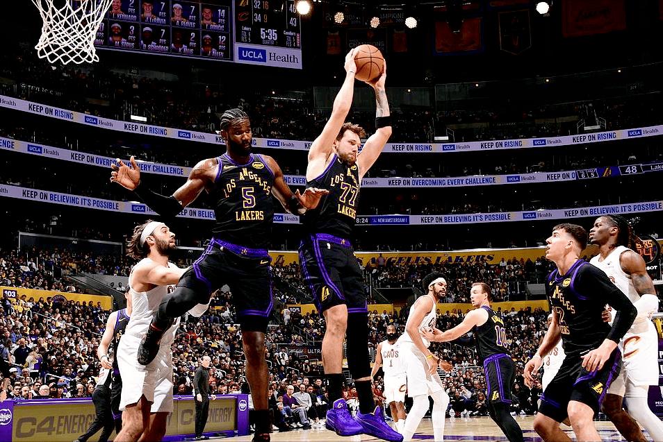 跟去年dfs一样的处境，区别是斯玛特要健康一点，但你也不清楚他是不是合同年更卖力