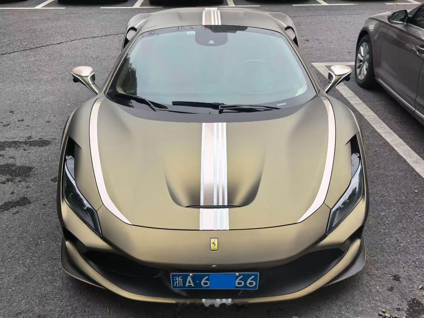 最新购入！法拉利F8spider23年7100公里选配71.7万 