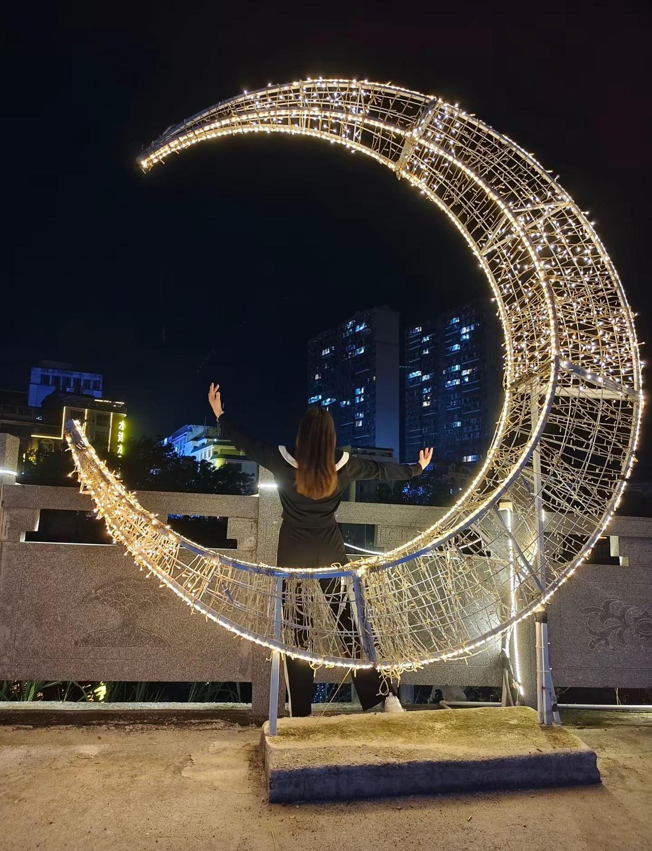 生活最美的状态就是：人静，物简，心安。夜景打卡点 人静物简