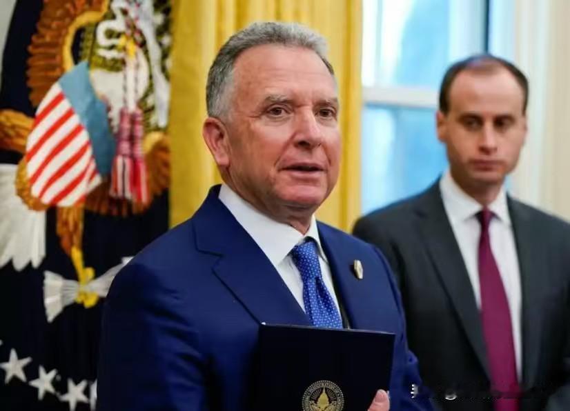 乌克兰总统办公室主任叶尔马克深陷腐败丑闻，美国特使取消与其会谈，与其保持距离。