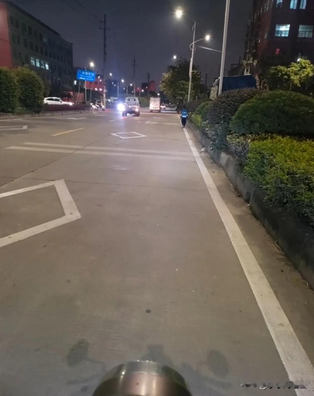 我想我是个失败的妈妈👩🏻，开学没几天我又被叫去谈话，没错，还是老样子，拖拉，