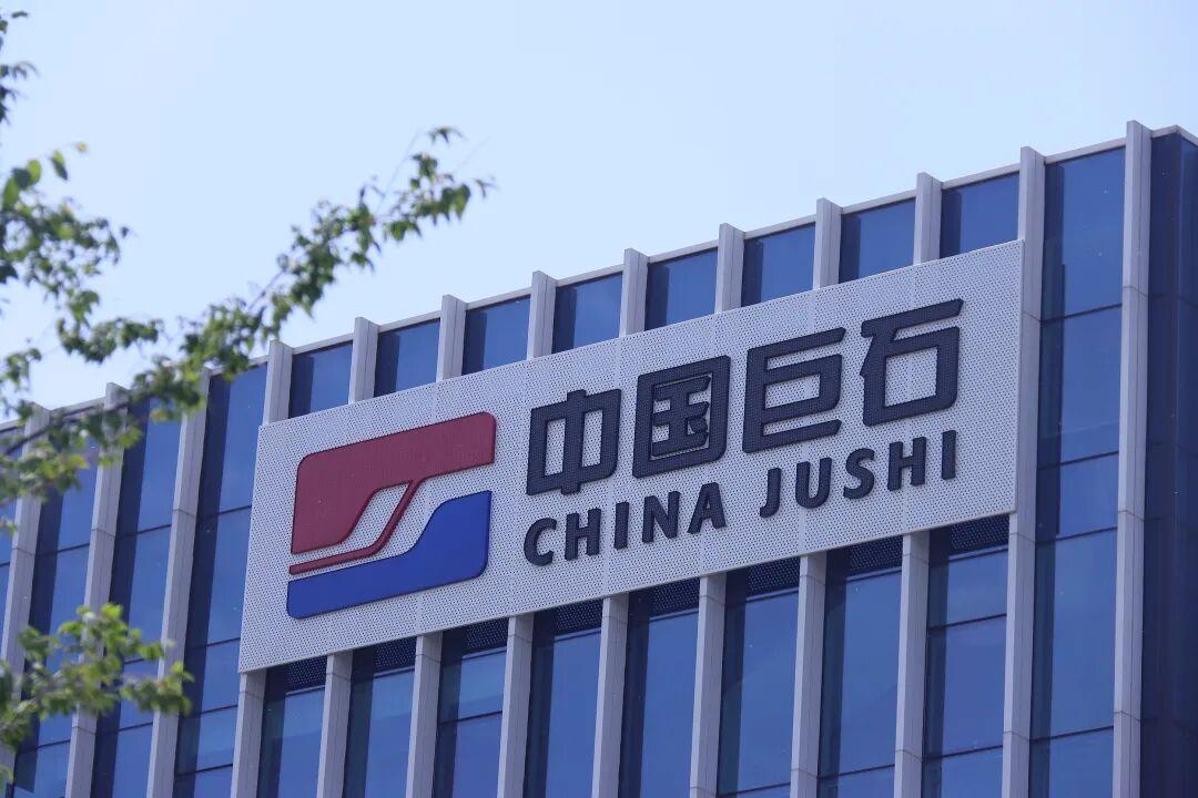 本轮AI算力材料行情，核心是“供需硬缺口+扩产周期长+国产替代”，当前，无论是光