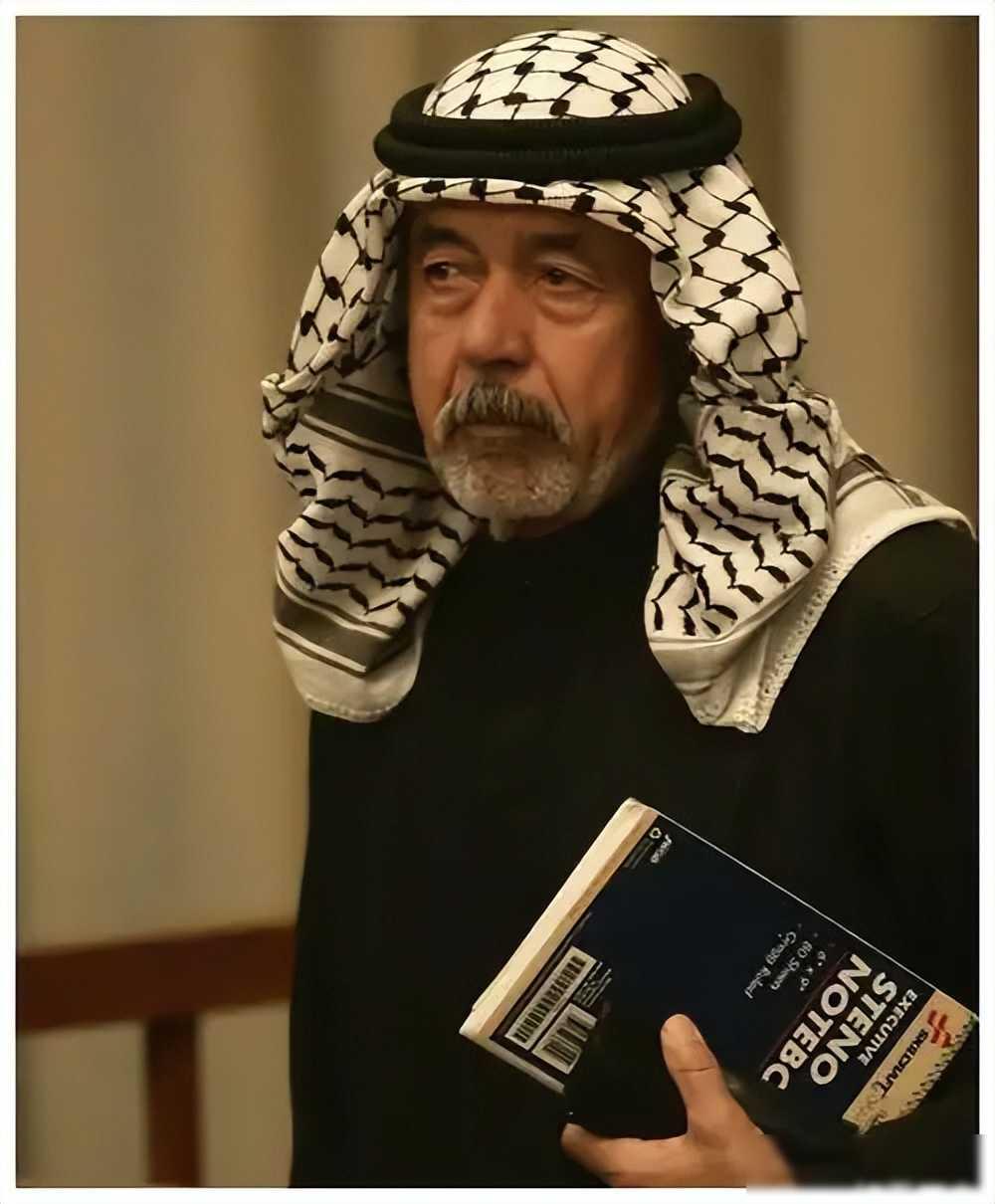 萨达姆死了，可没人信，替身还在演

那天绞刑架上吊着的人，右手小指没有了，按理说