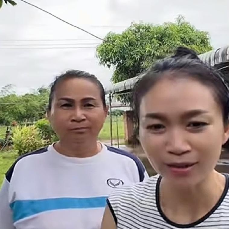 小雅和万里准备在老挝给二宝再办一次百日宴，这是小雅妈妈早早准备好的，可是当万里说