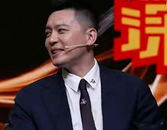 狂胜34分！上海碾压深圳，杨鸣杜锋解说席一针见血，点破联赛痛点