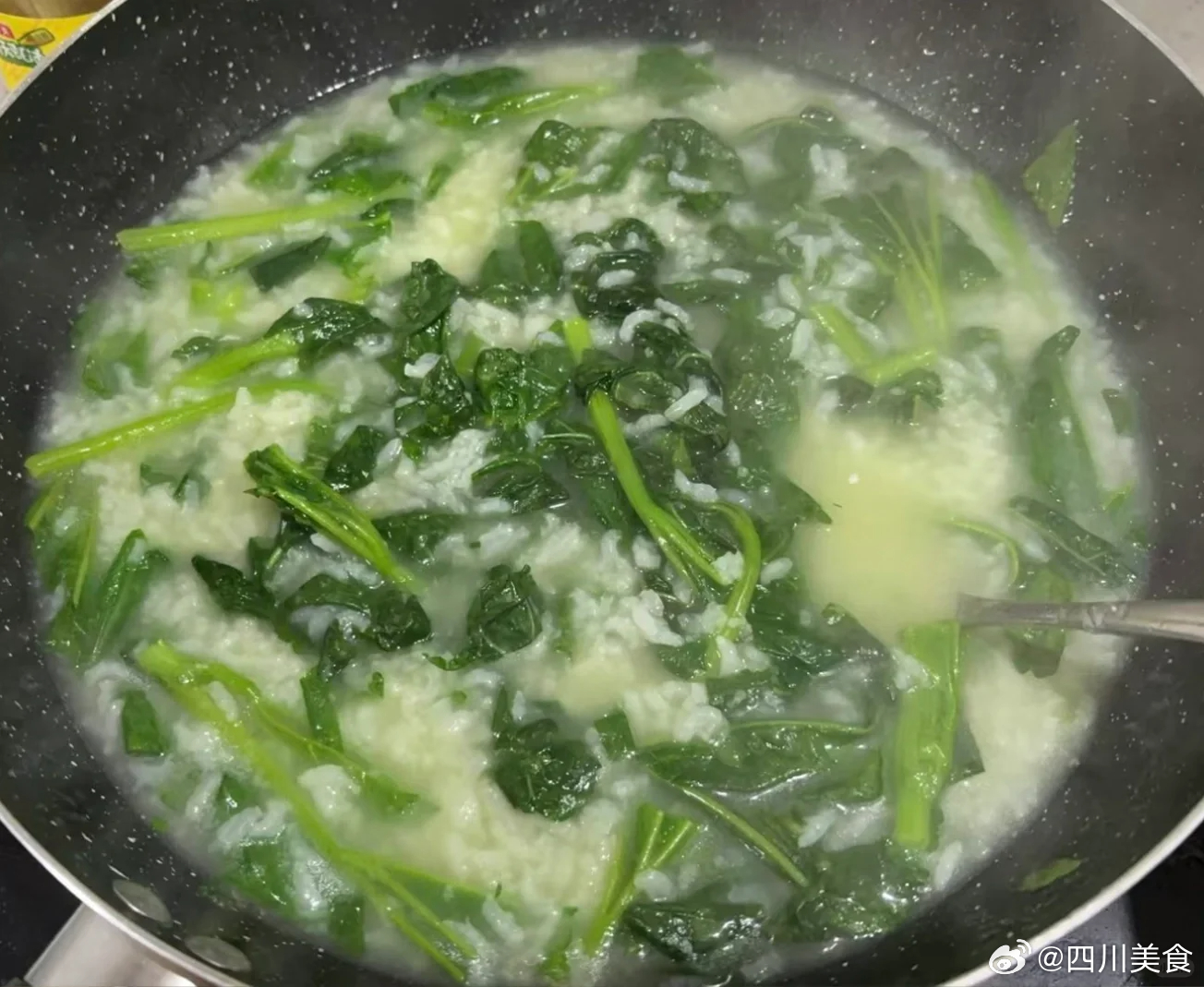什么早餐一听就很四川？那当然是红苕稀饭，4G豆儿稀饭，路豆儿稀饭，冬寒菜稀饭，各