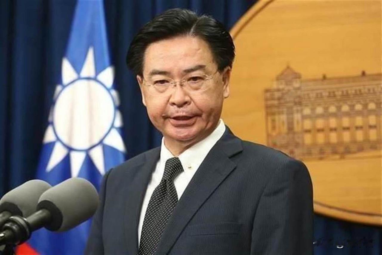 台“国安会”秘书长吴钊燮叫嚣，中国大陆“沿着第一岛链展开大规模海上动员”，是“扩