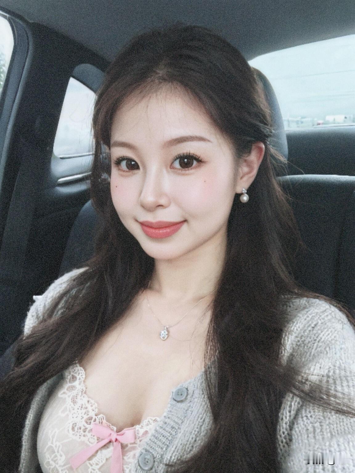 🚗动力性能上，它真的超猛！搭载了强劲的发动机，输出功率杠杠的，不管是在城市的平