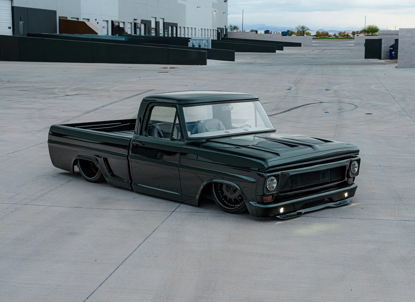 “移动的艺术品”。Ford F100