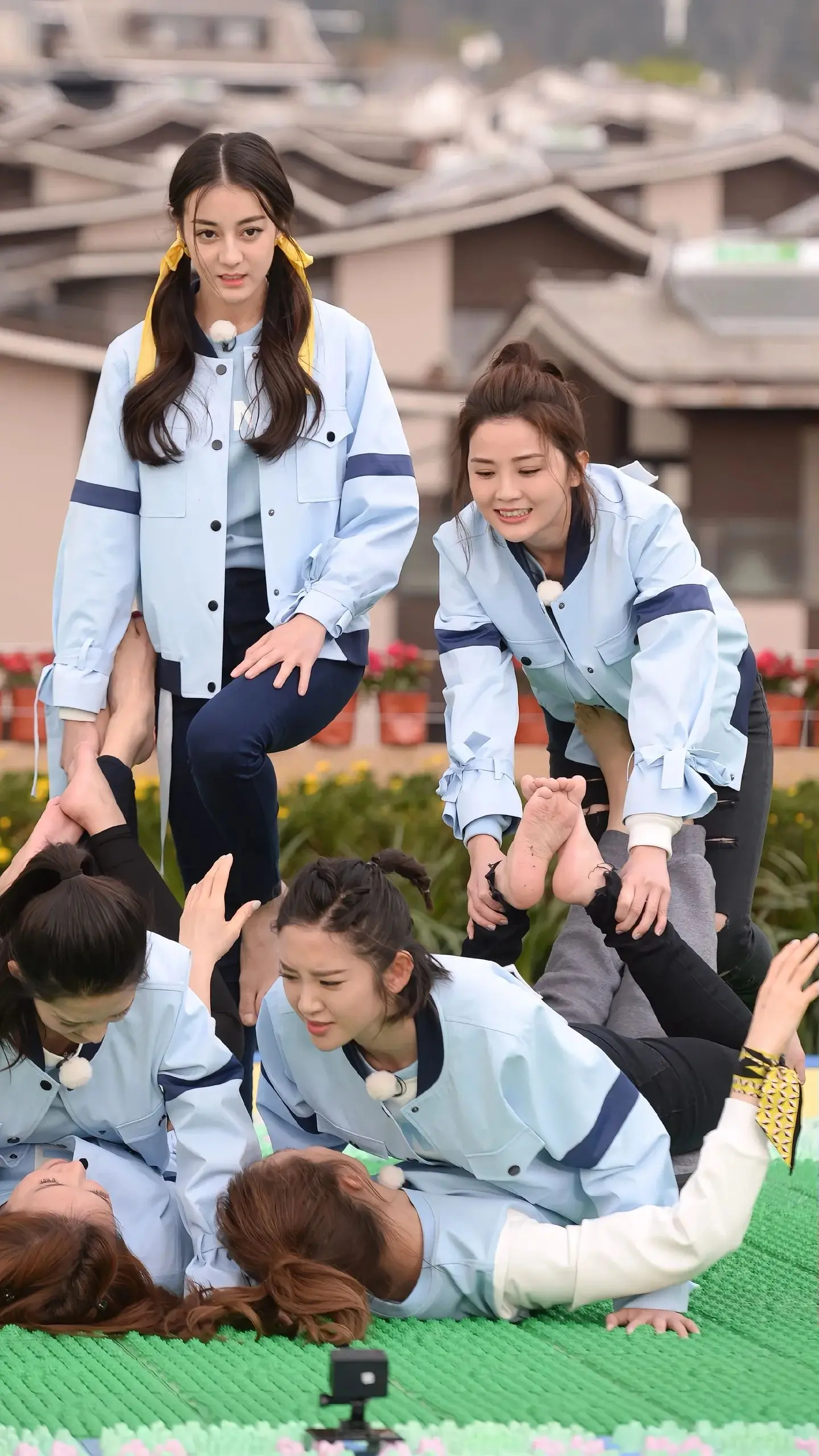 女星合家欢。