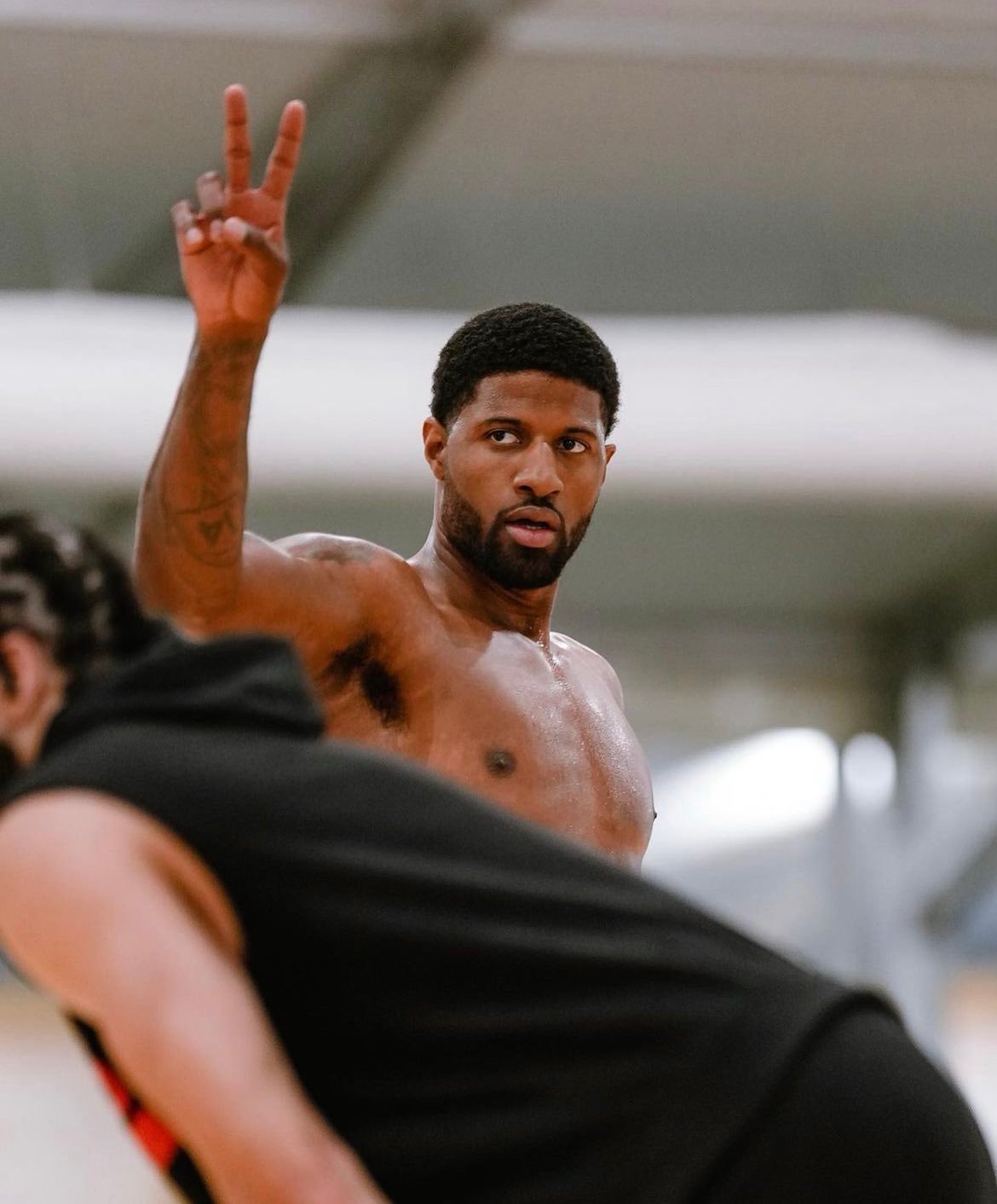 允许一切发生，允许自己慢慢来。晚安,保罗乔治