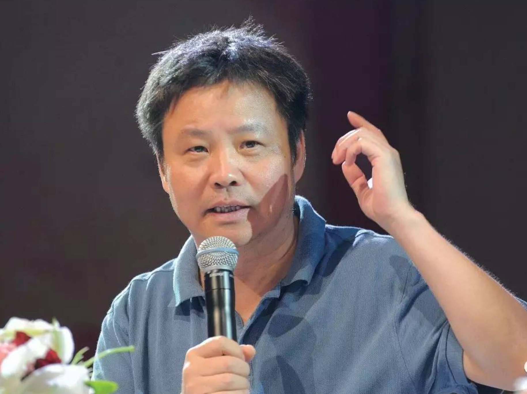 余华向网友推荐讷河往事 不愧是余华老师，选书眼光一如既往地毒辣！黄蓉写的这些真实