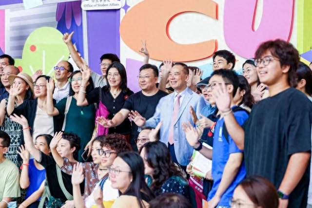 我在现场｜当高考260名不满宿舍遇2600名，大学第一课：重新认识自我，真正走向独立