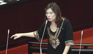 就在刚刚，

中国“国民党主席”郑丽文发表声明，


7月8日郑丽文表示：澎湖观