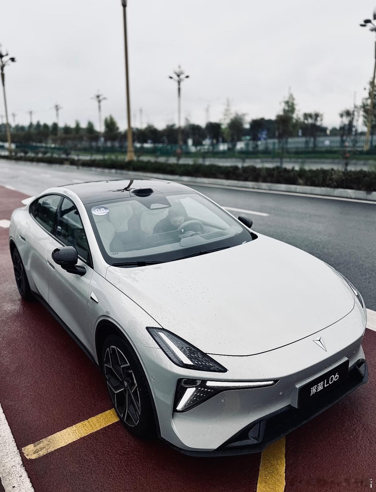 最近研究新能源车发现，现在大家选车的标准真的变了！以前大多只看续航和价格，现在“