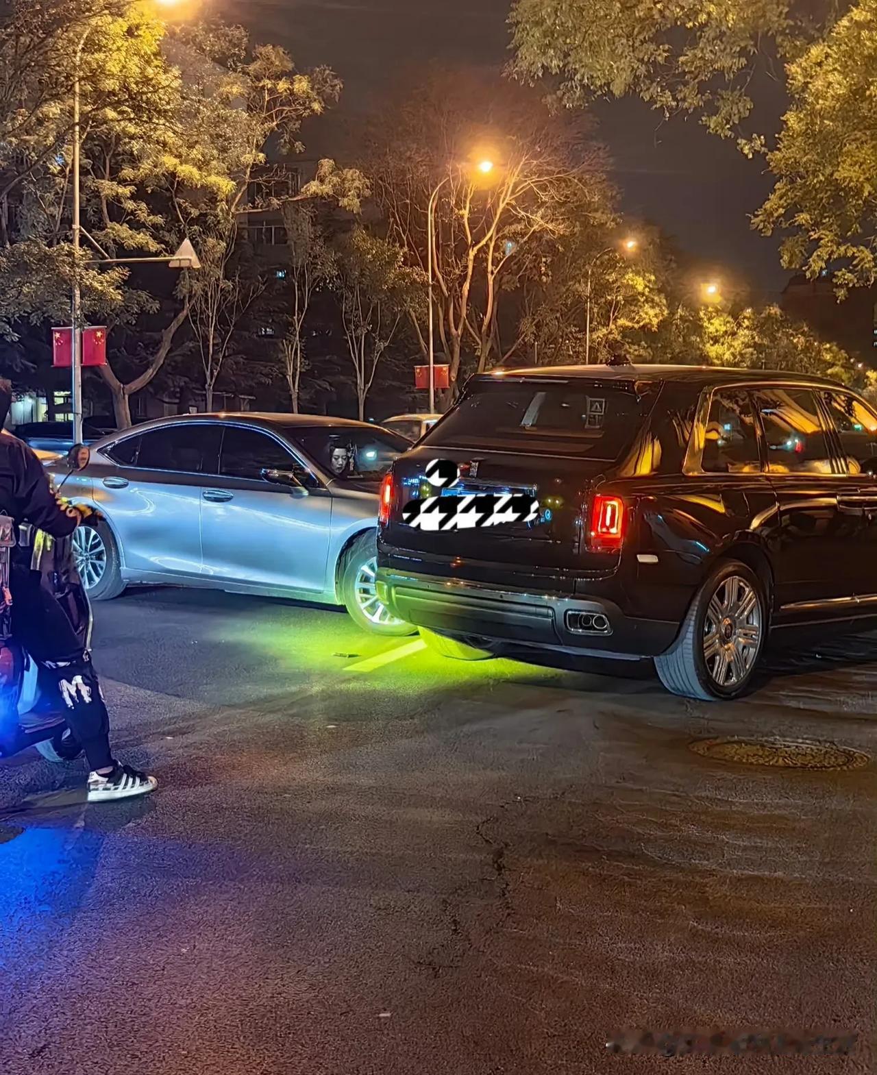 据说开雷克萨斯的是位女车主，而且还是全责，但愿买了全险 ​#2024成都国际车展