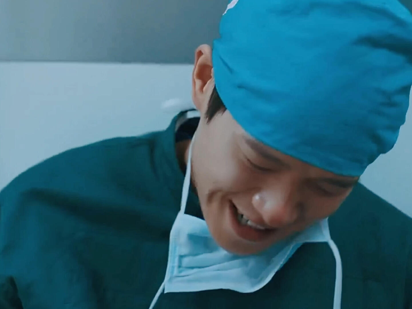 魏大勋的眼泪是真的说下来就下来啊这段哭戏很好品 