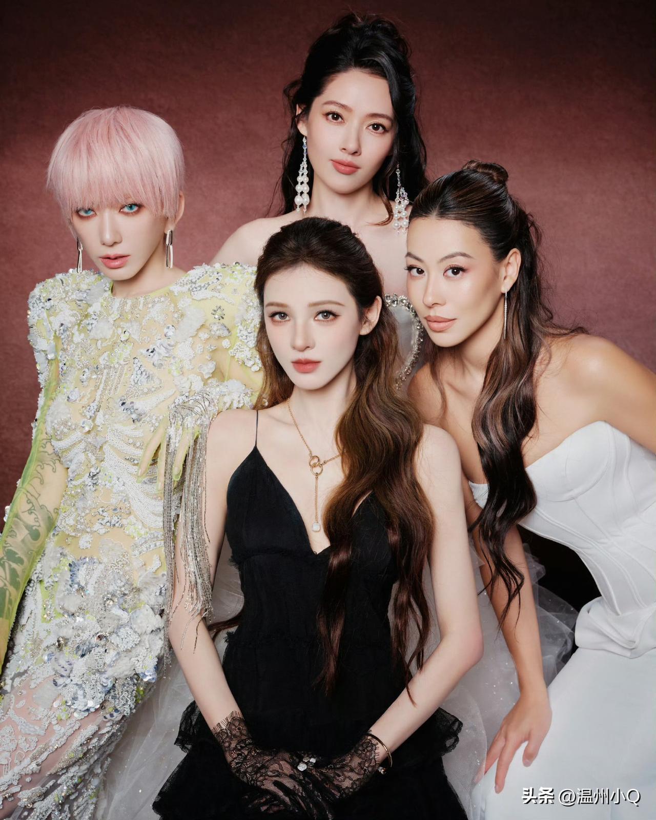 我还以为刘忻穿错衣服了，真的真的嫌少见她穿这么女人的礼服。一直穿中性风和酷帅风的