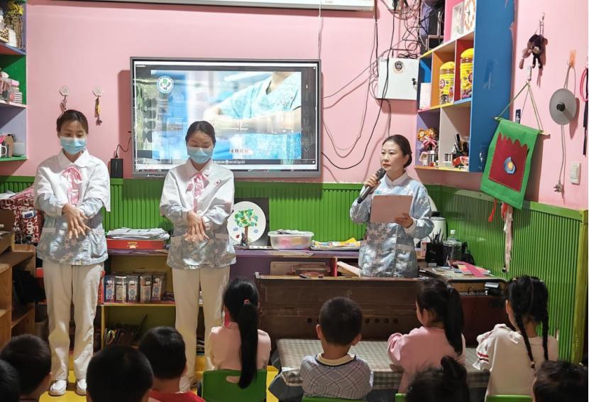 旺苍县人民医院儿科走进校园开展健康科普活动
   
近日，旺苍县人民医院儿科医护