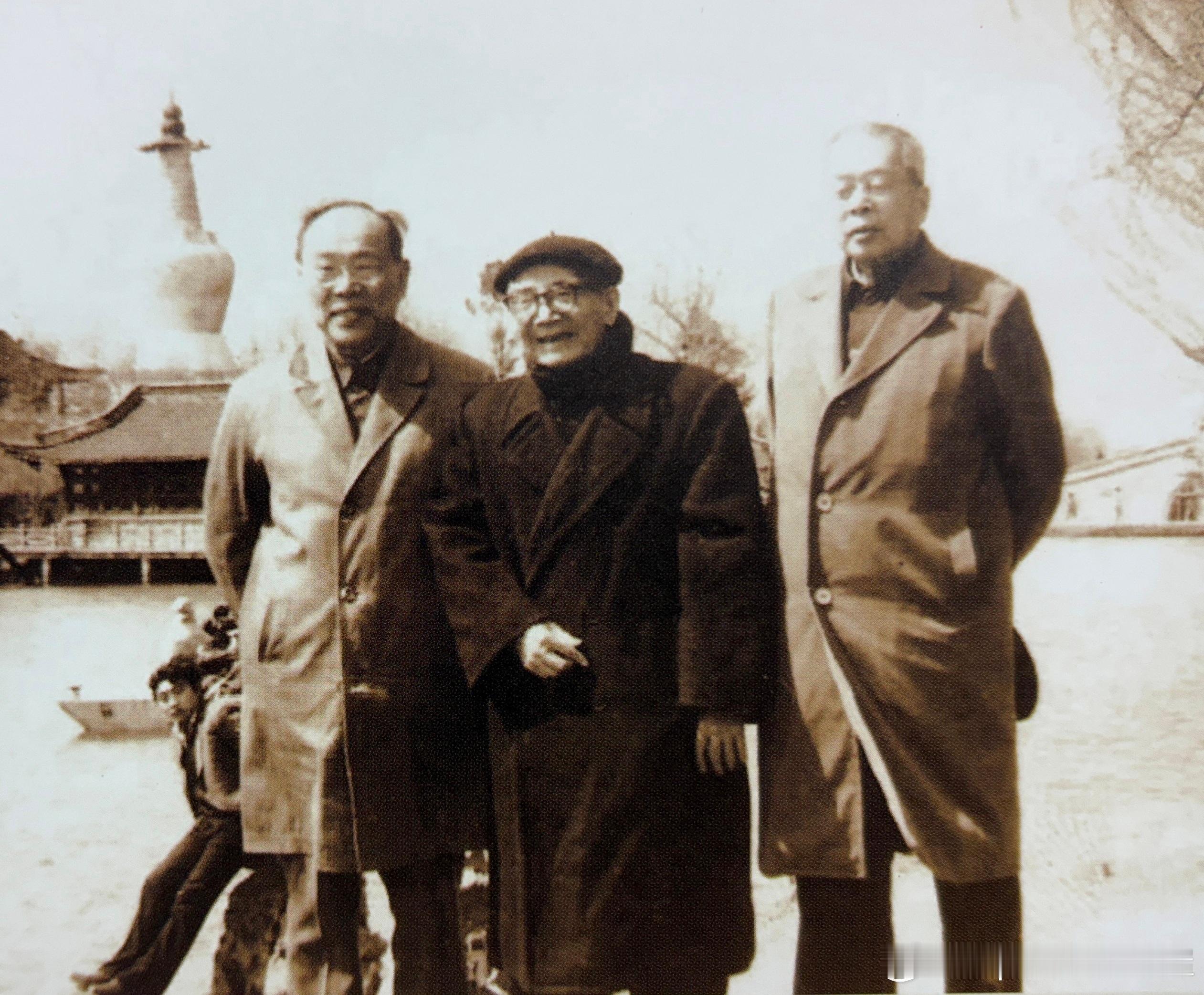 80年代桥梁专家李国豪（1913.4.13-2005.2.23）、茅以升（189