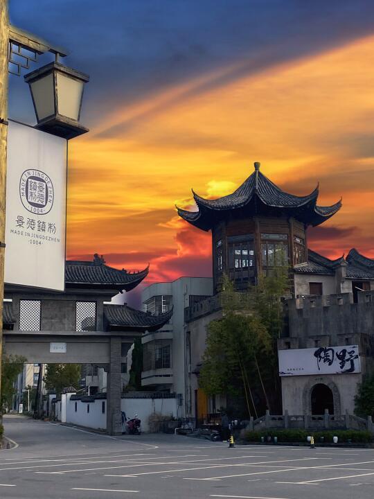 藏在城墙里的宋风酒店 美到失语…