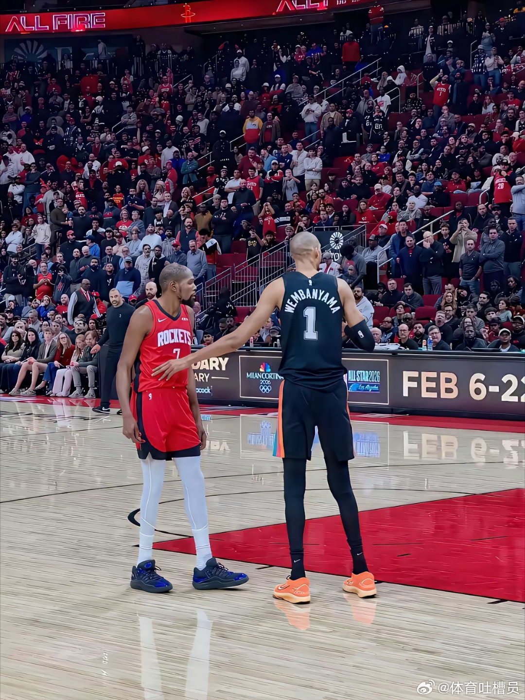 原本以为杜兰特已经是天赋怪，但是和文班亚马站在一起，才发现杜兰特也是小巫见大巫，