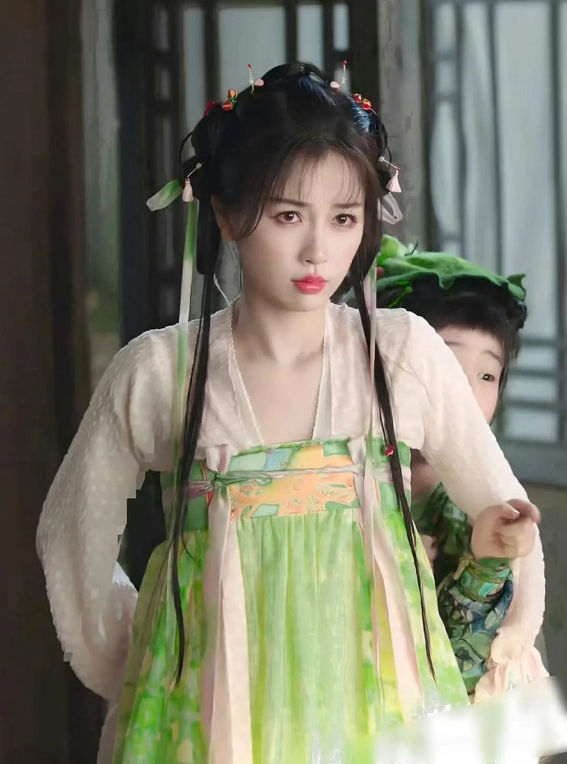 赵今麦虞书欣的古装造型谁更有少女感？ 