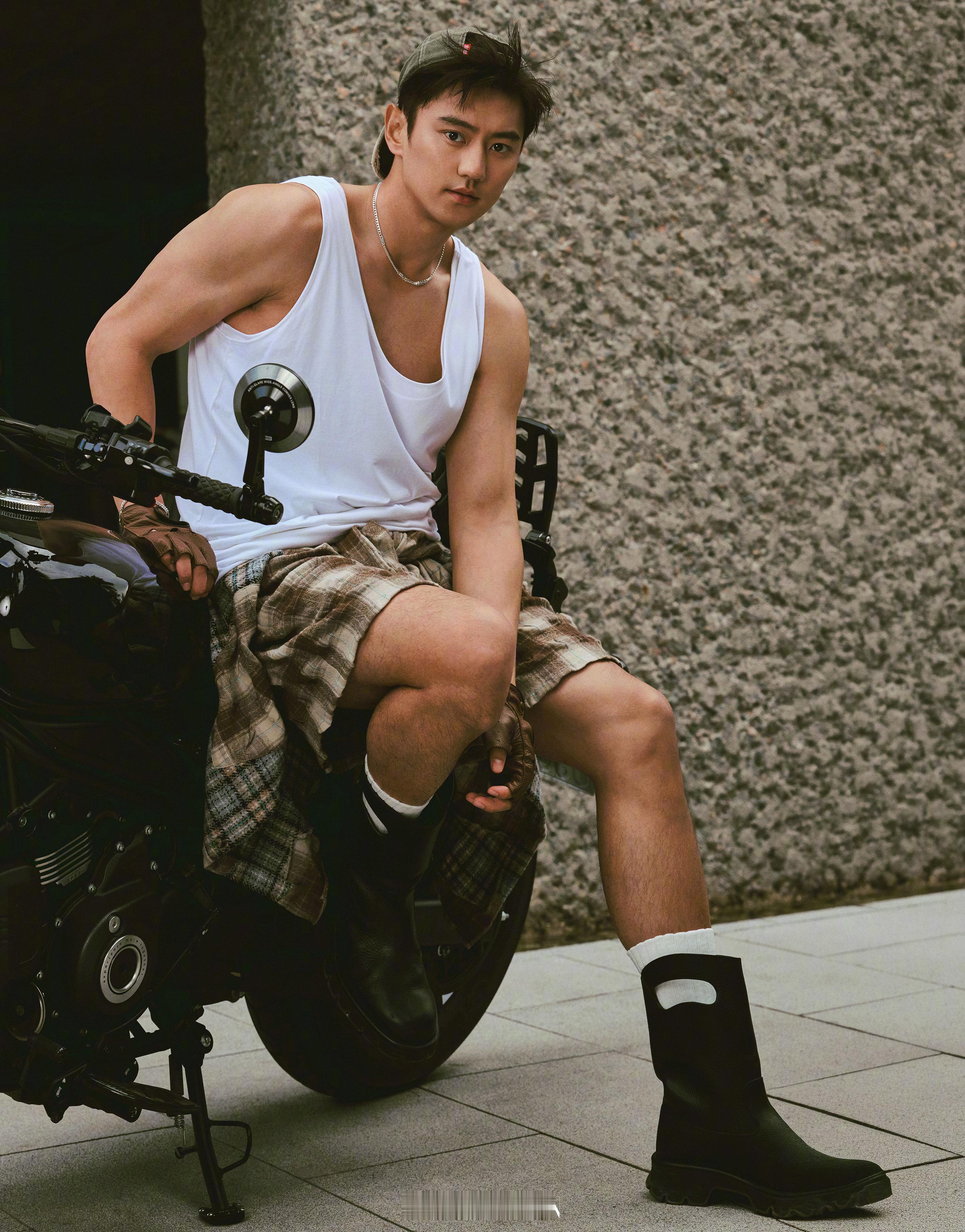 宁泽涛✖️芭莎男士 四月刊封面大片宁泽涛海风绅士感大片宁泽涛一米九既视感大片