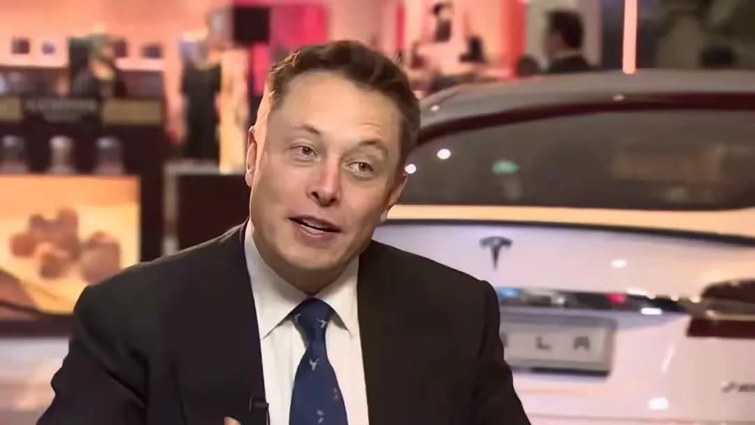 特斯拉和国产车在底盘下摆臂材质的选择上差别挺大。像特斯拉Model 3后悬架五根