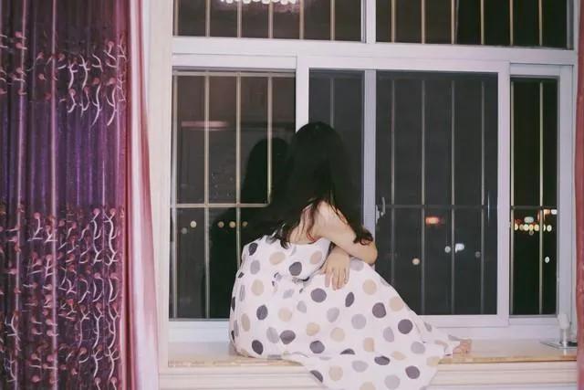 上海女子花17万买机器人伴侣，一月落泪三次终醒悟

上海一名独居女子厌倦现实感情