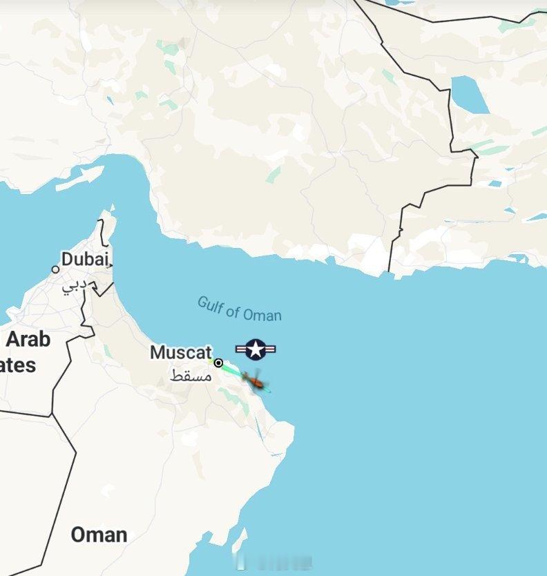 更新 | 美国海军动向美国航母打击群已向北驶入阿曼湾。一架波音 V-22“鱼鹰”
