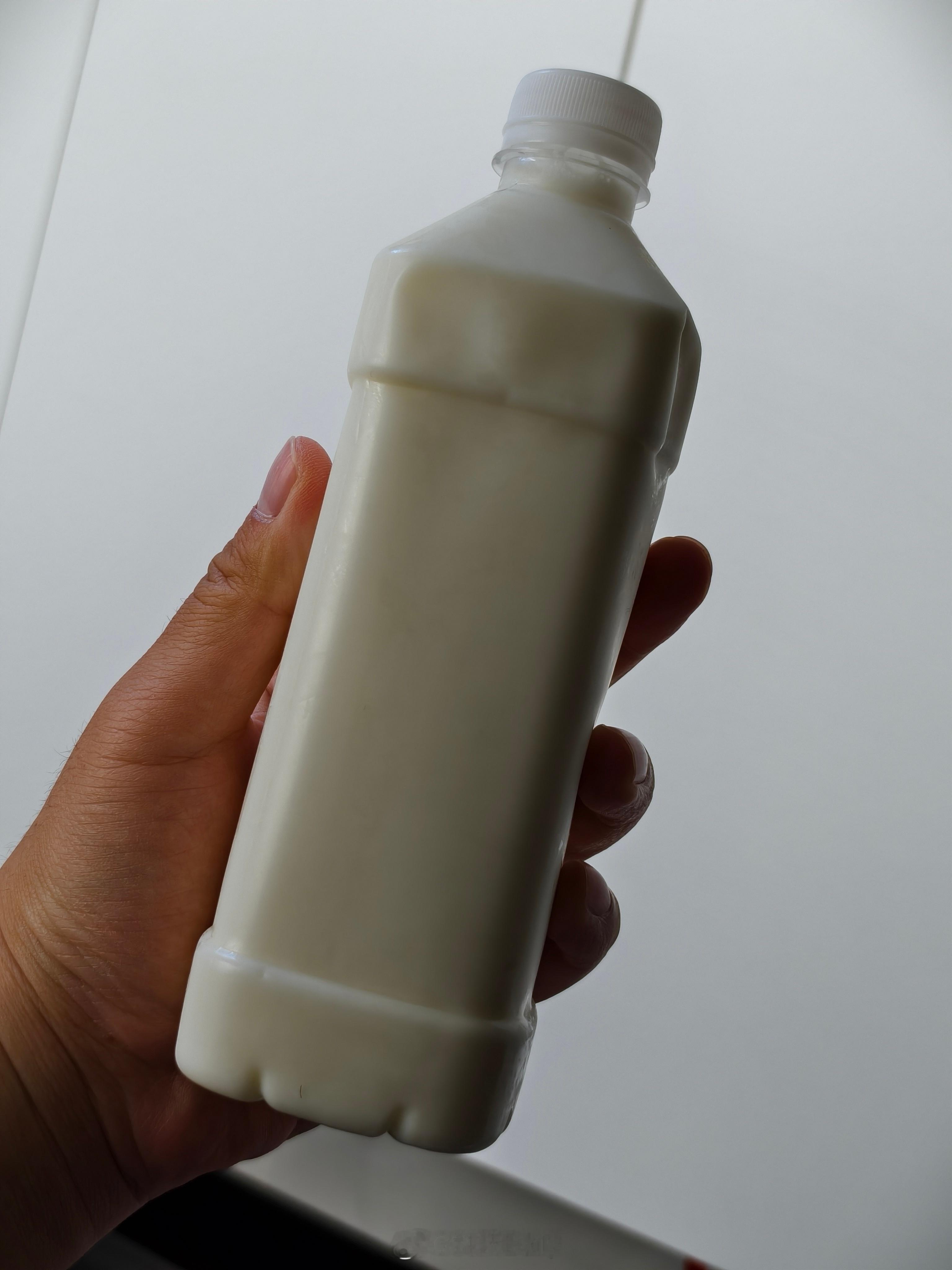 谁懂啊！自己家煮的纯牛奶，跟外面的鲜奶和罐头奶完全不一样。 ​​​
