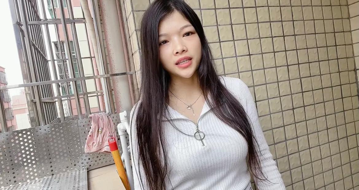 今天是女神节没人陪好孤单啊[流泪]平时总是听到这个说喜欢我，那个说喜欢我，怎么关