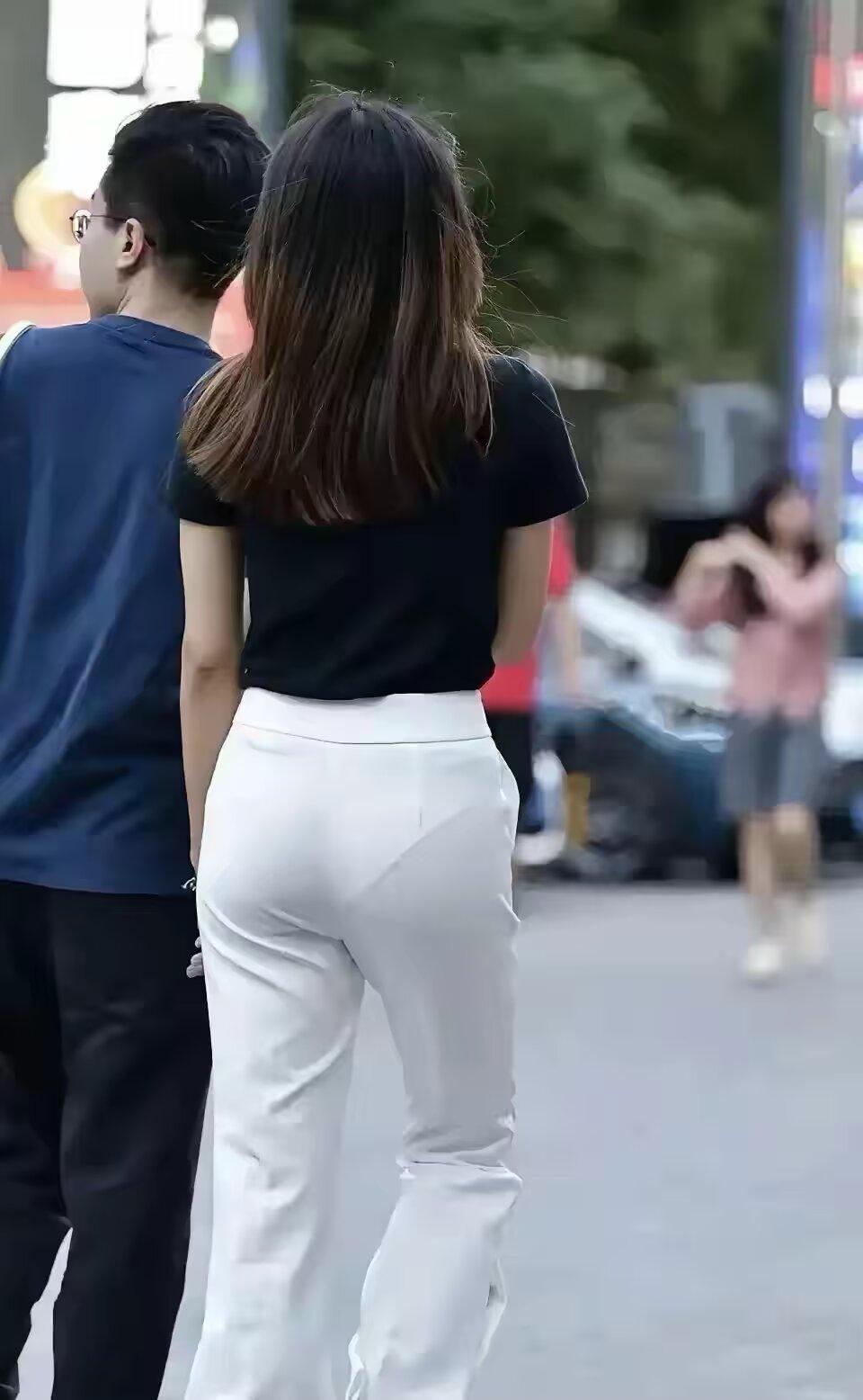 一屋，良人，烟火气， 贫贱，富贵，不相离。 好过一场跨年龄的婚姻交易……